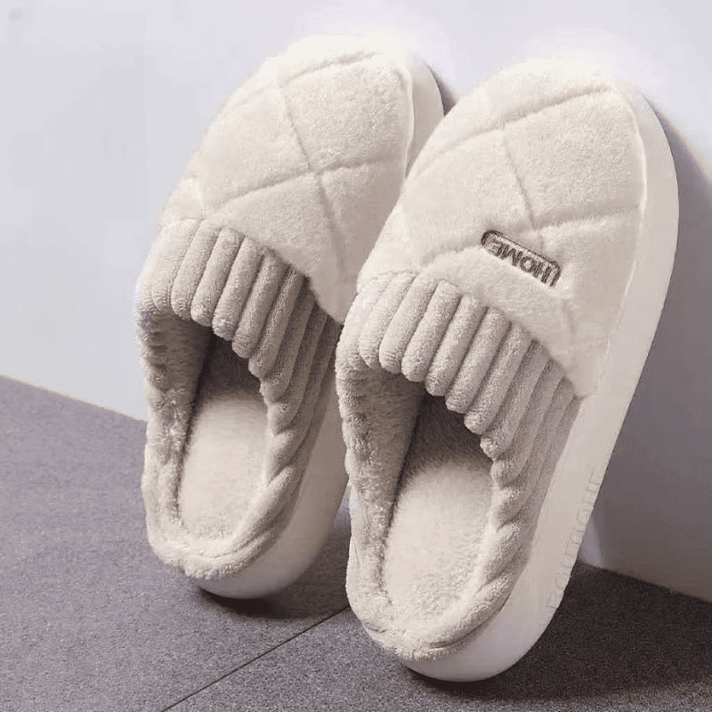 Pantufa Ortopédica Peluciada Premium – Pés Quentinhos no Inverno